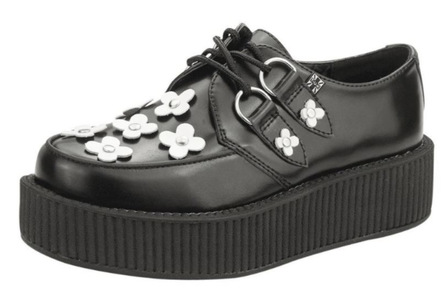 הדרך שלי לביטוי עצמי התחילה בזוג t.u.k creepers